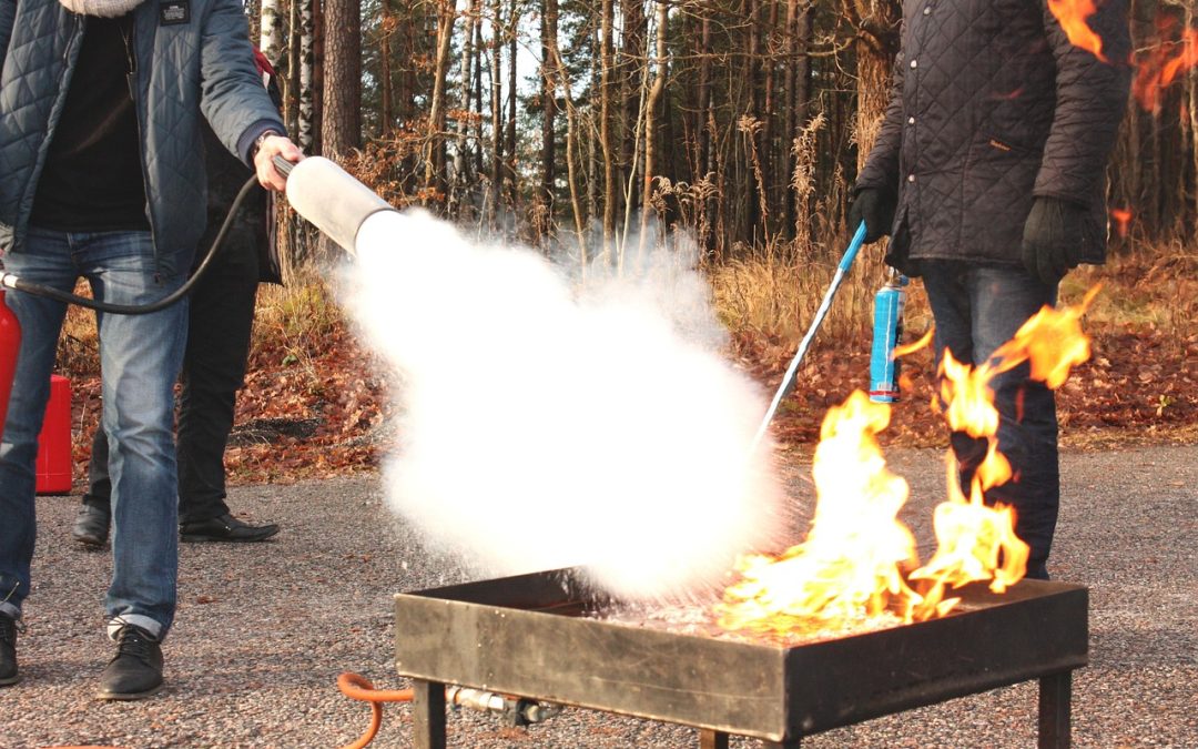 Dinas Damkar Tana Tidung Padamkan Kebakaran di Sekolah